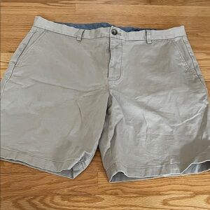 Vineyard vines men’s khaki shirts. Length 191/4”